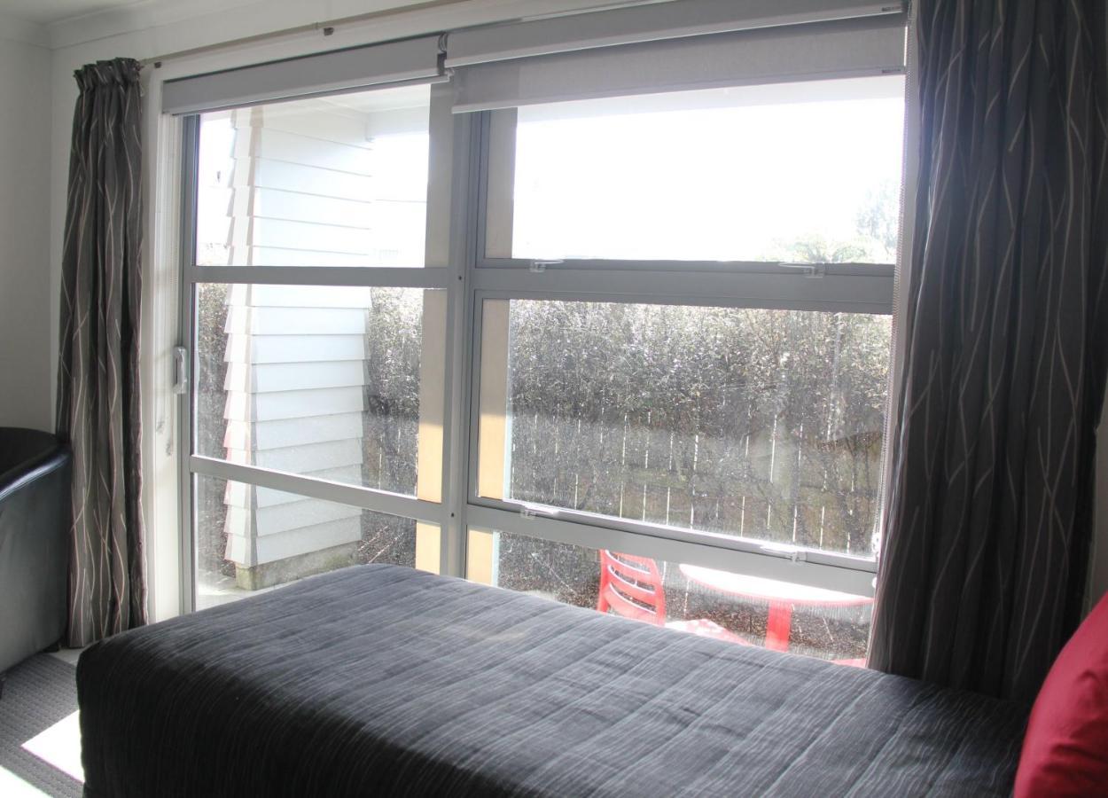 Pukekura Motor Lodge New Plymouth Luaran gambar A sofa bed