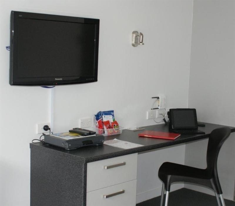 Pukekura Motor Lodge New Plymouth Luaran gambar A typical office at the University of Applied Sciences and Medical University of Southern Tyrol